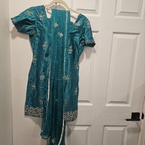 Indian Salwaar (leggings) - Kurta (tunic) set with dupatta (scarf)